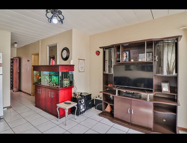 2 BEDROOM APARTMENT FOR SALE IN NEW REDRUTH